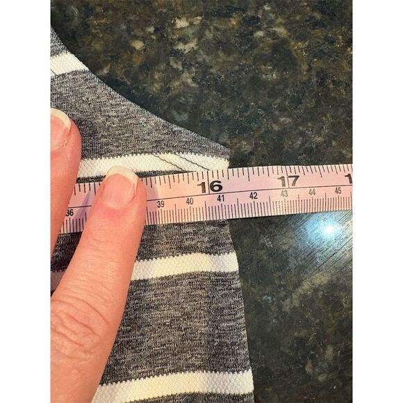 *3/$15 Nike Women's Sleeveless Striped Golf Gray Size S Dri-FIT - Picture 9 of 9